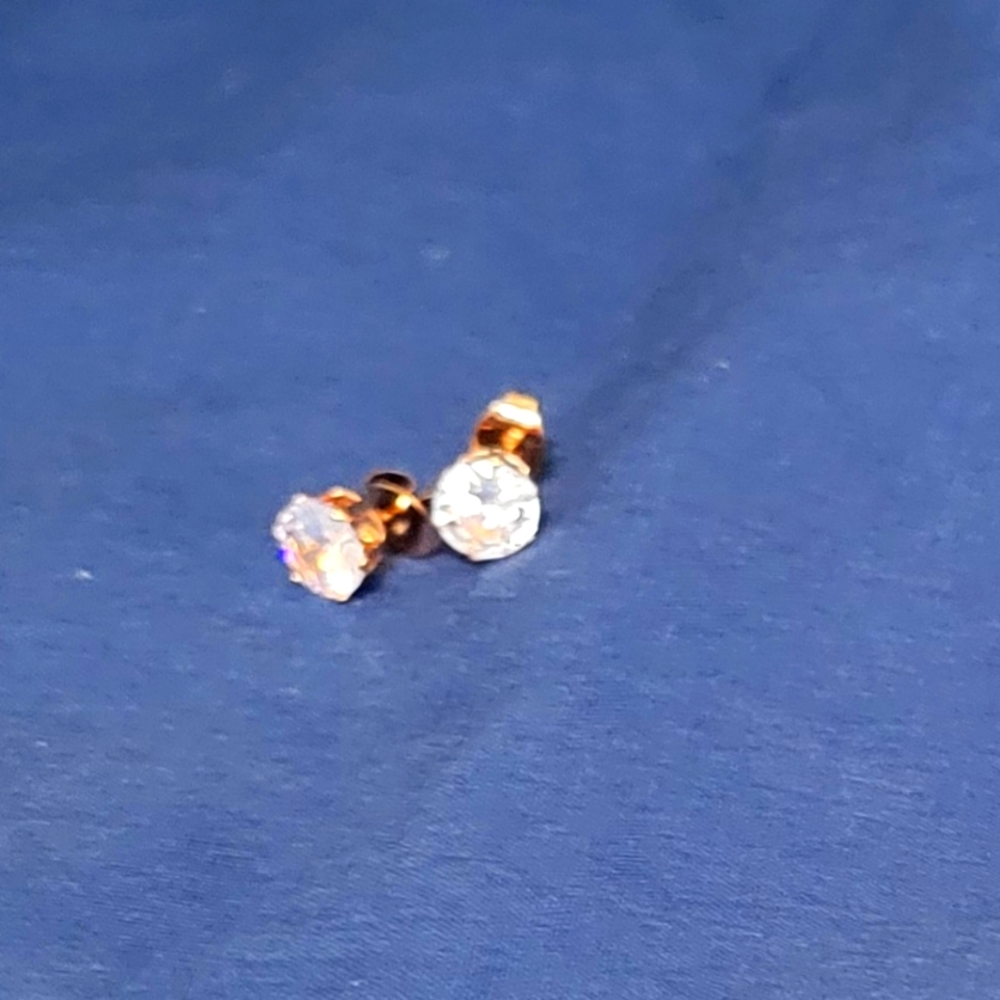 Rose gold cz diamond earrings NEW - Picture 3 of 3